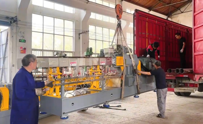康發(fā)JSH-65/150雙階式單、雙螺桿造粒機(jī)組系列成功發(fā)貨！致力為客戶提供定制化生產(chǎn)解決方案！